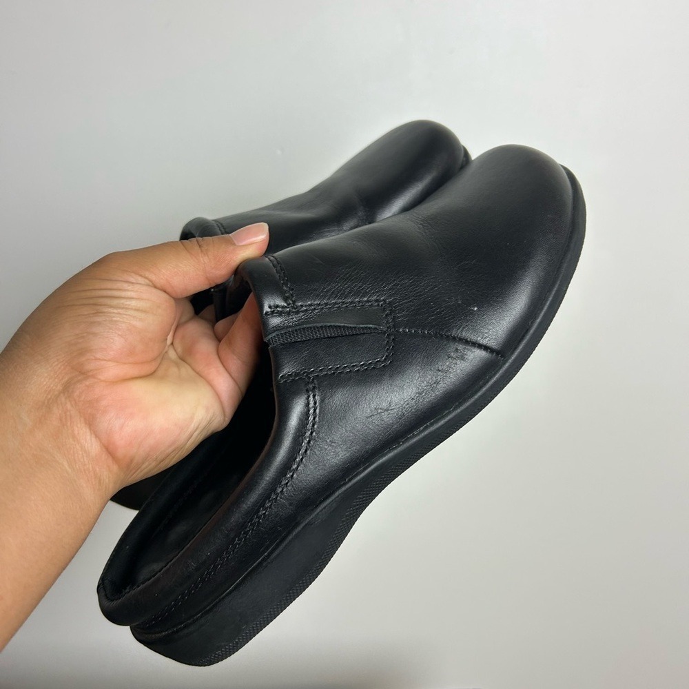 Walking Cradles Women's Mules Clogs Black Leather Sz 7W comfortable lightweight